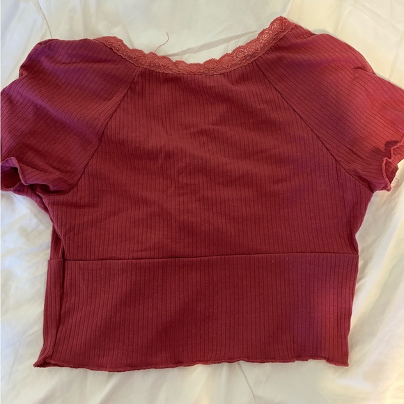 Red crop top with lace - Picture 2 of 2